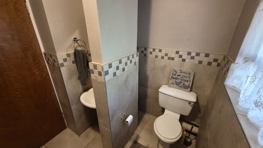 6 Bedroom Property for Sale in Universitas Free State